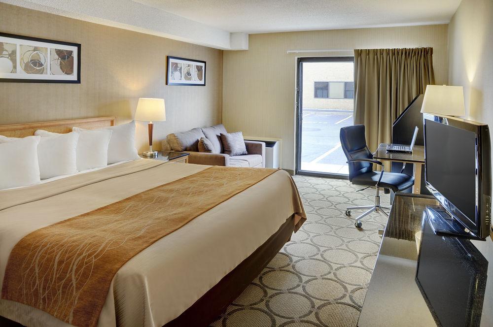 Comfort Inn Rouyn Bagian luar foto