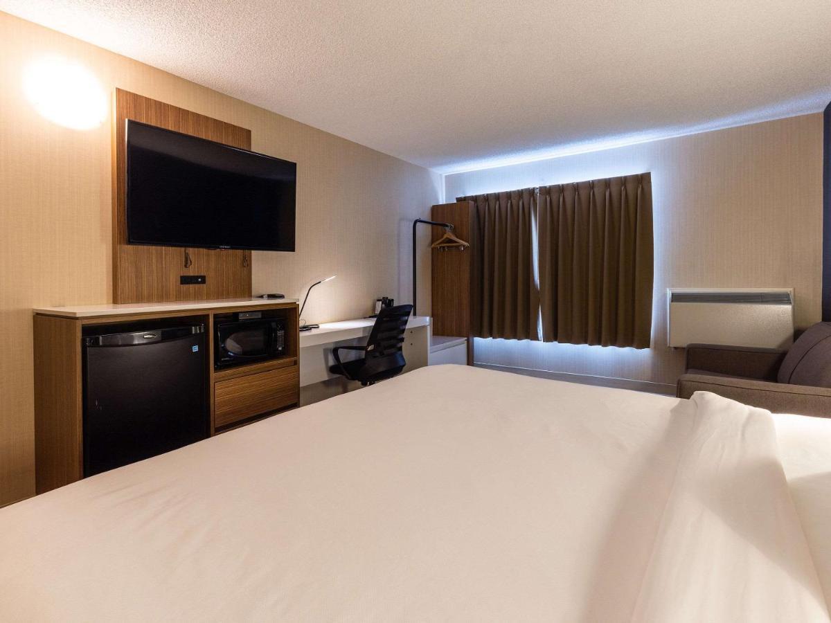 Comfort Inn Rouyn Bagian luar foto