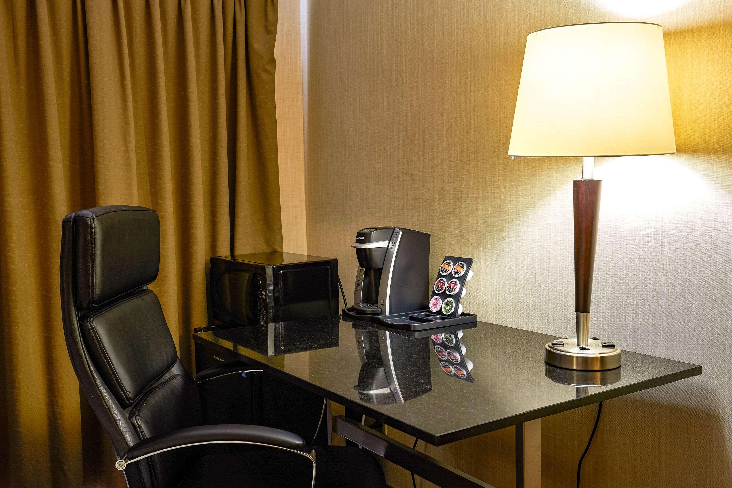 Comfort Inn Rouyn Bagian luar foto