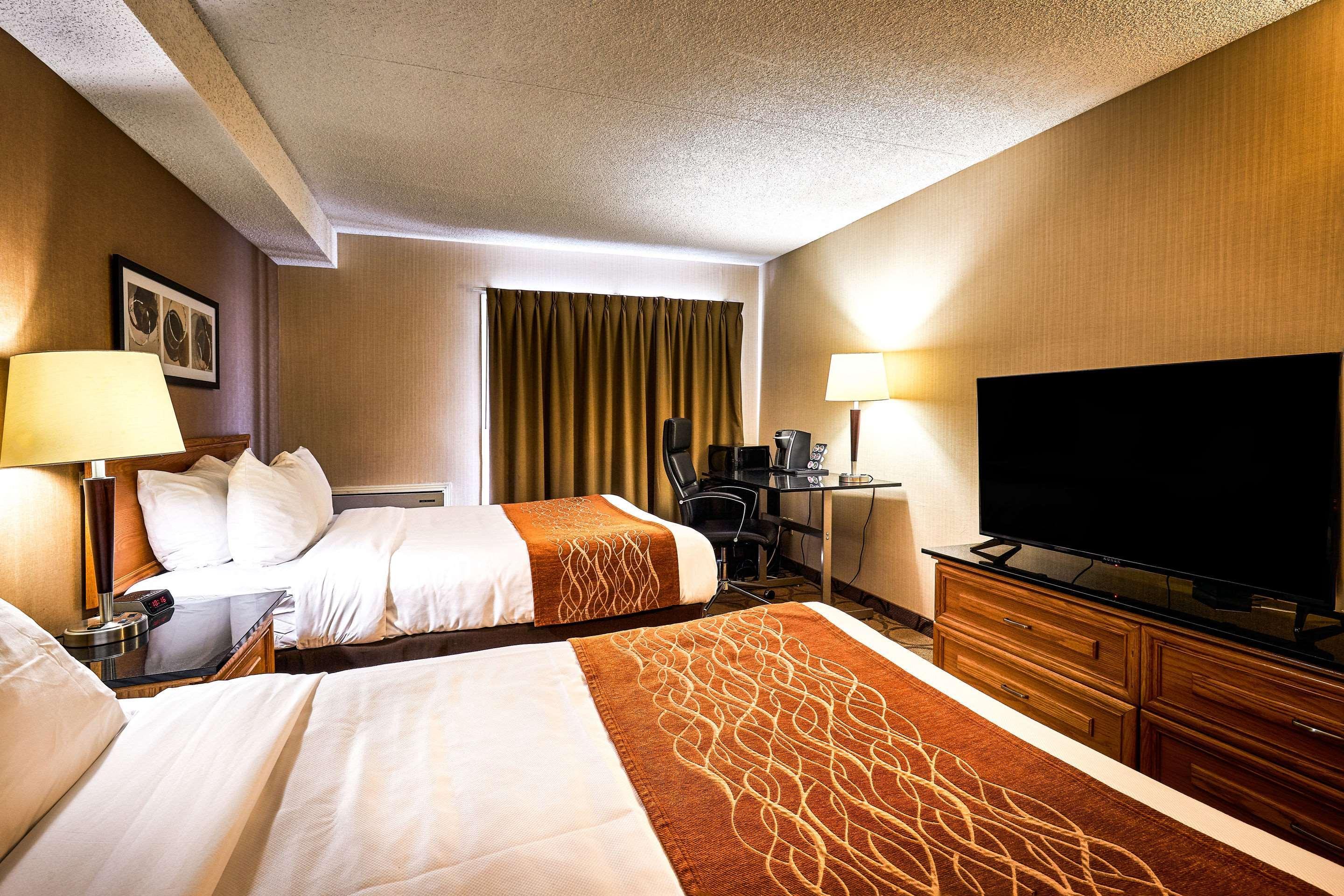 Comfort Inn Rouyn Bagian luar foto