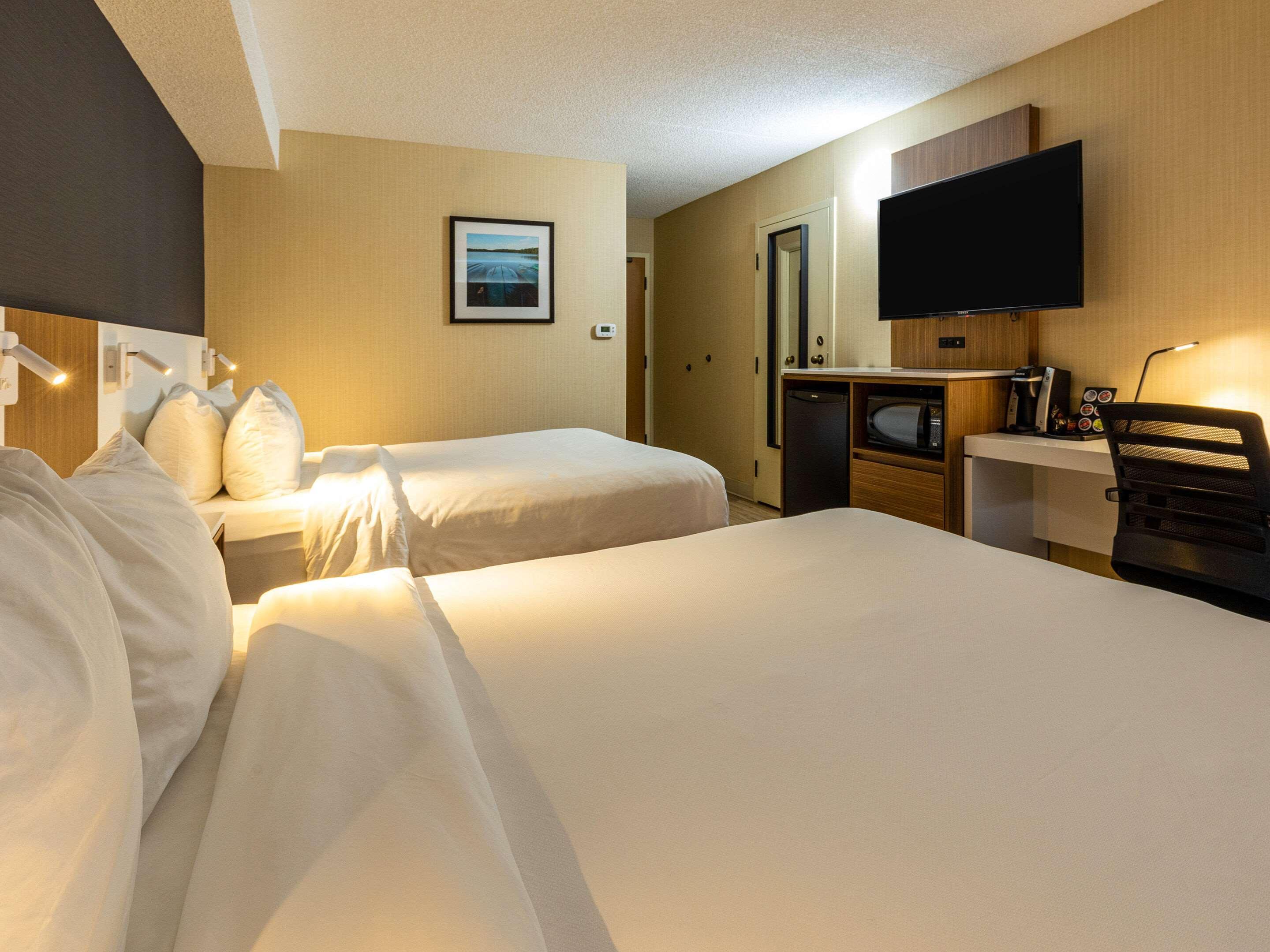Comfort Inn Rouyn Bagian luar foto