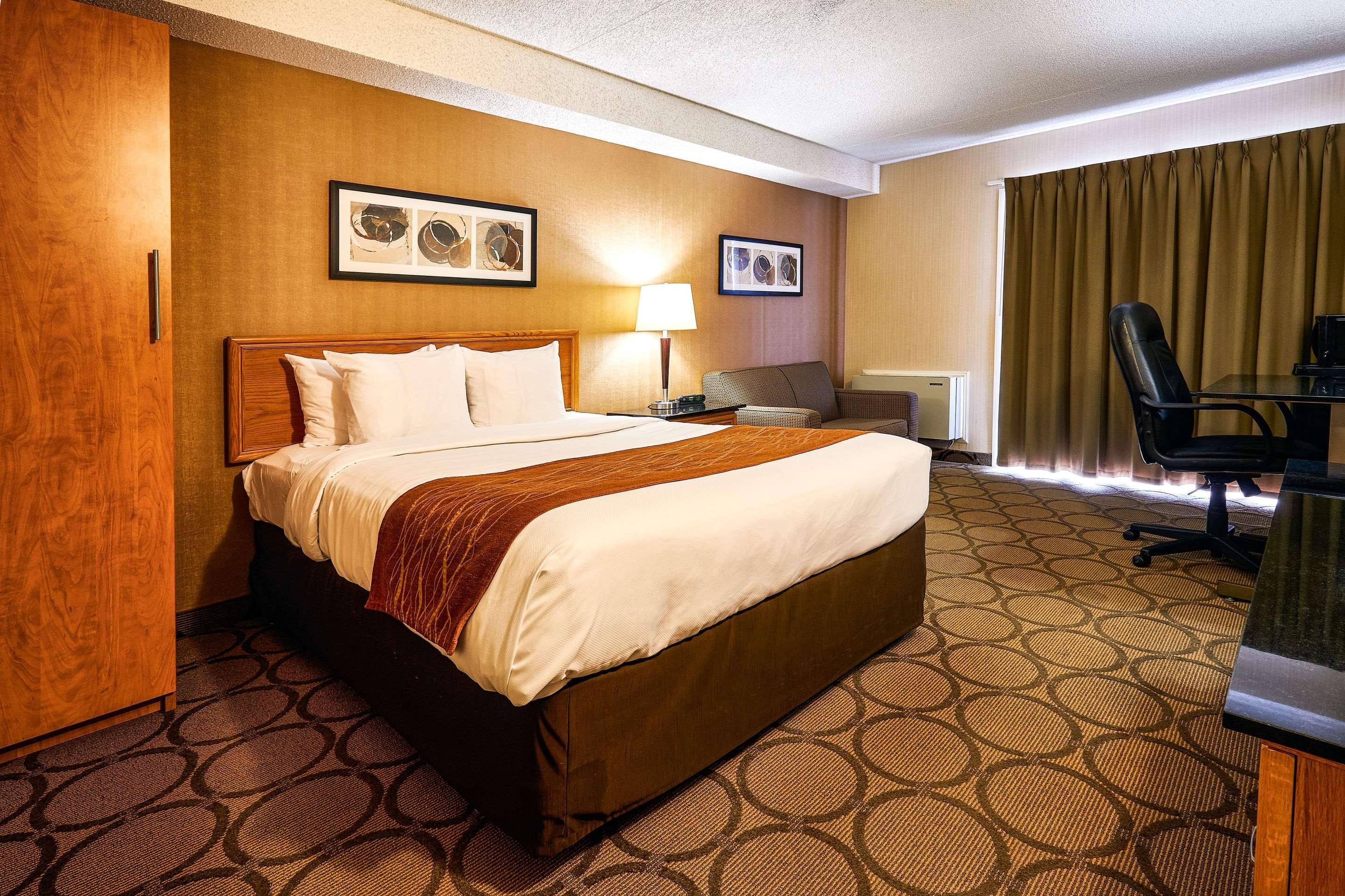 Comfort Inn Rouyn Bagian luar foto