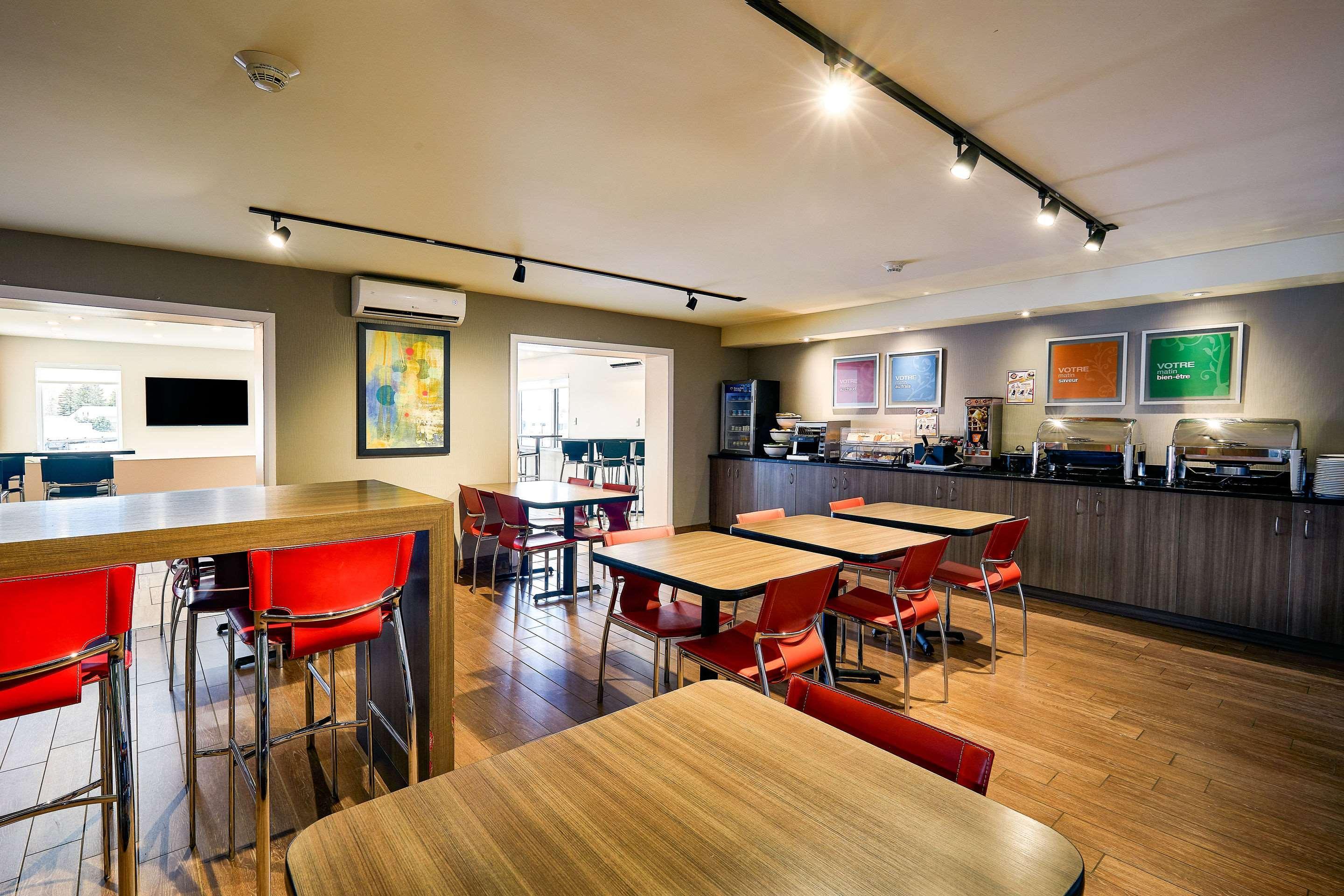Comfort Inn Rouyn Bagian luar foto