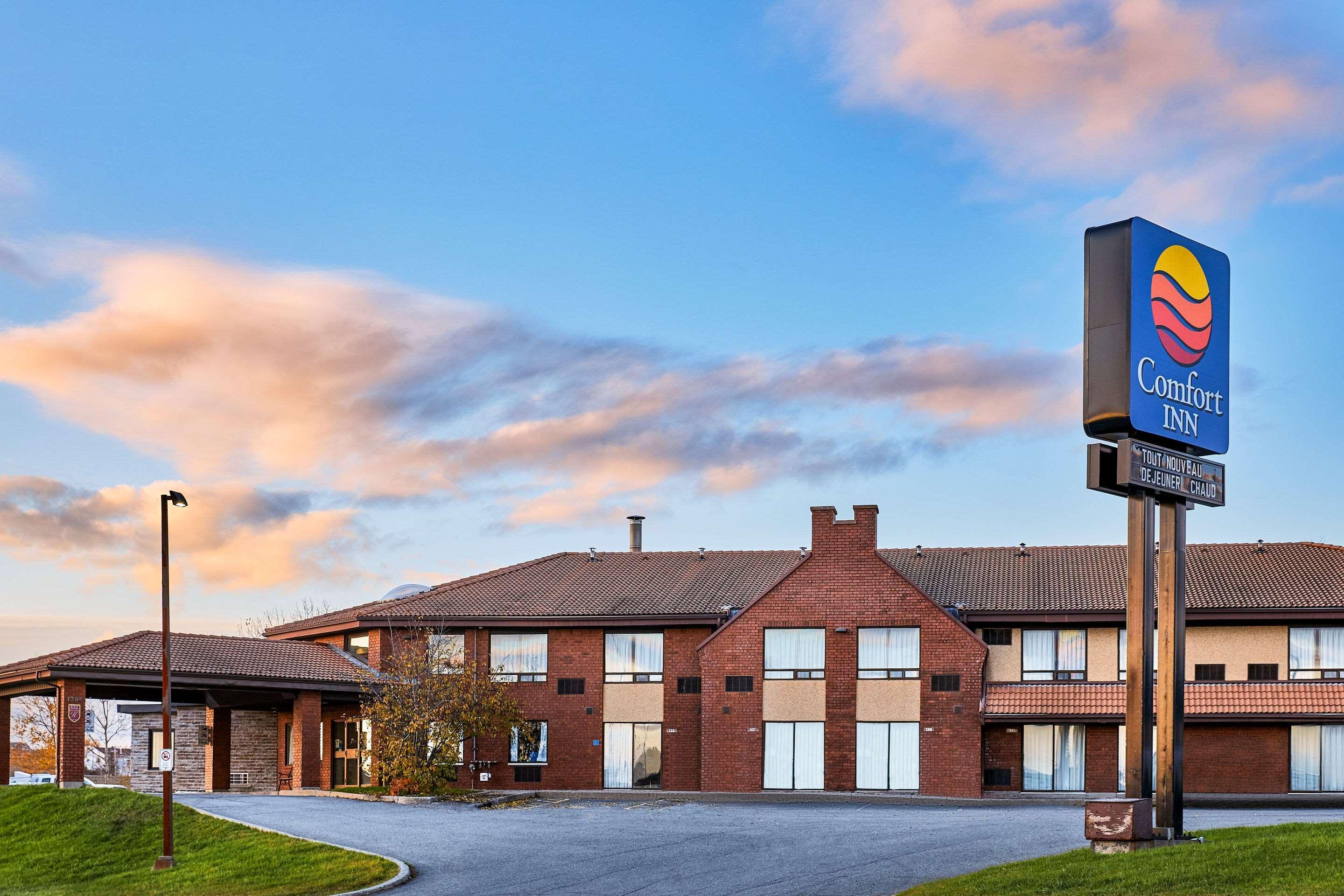 Comfort Inn Rouyn Bagian luar foto