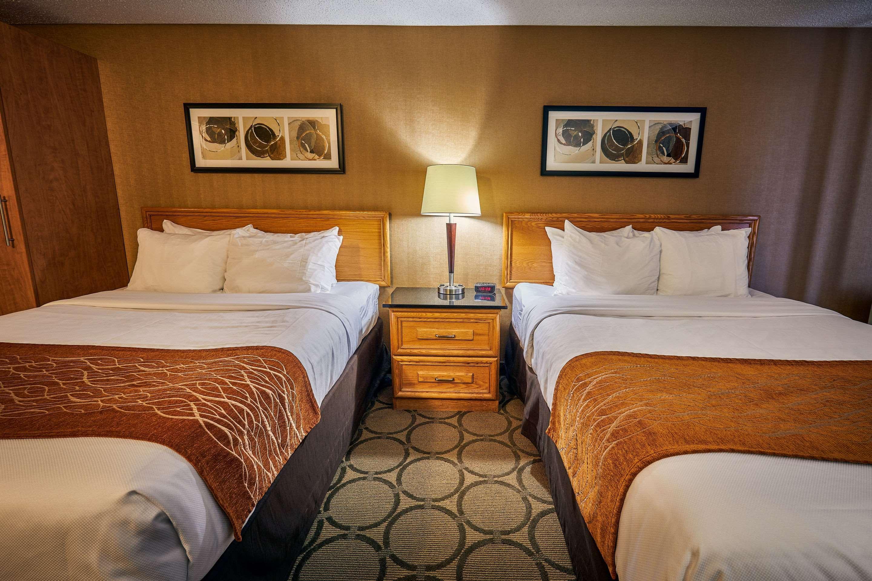 Comfort Inn Rouyn Bagian luar foto