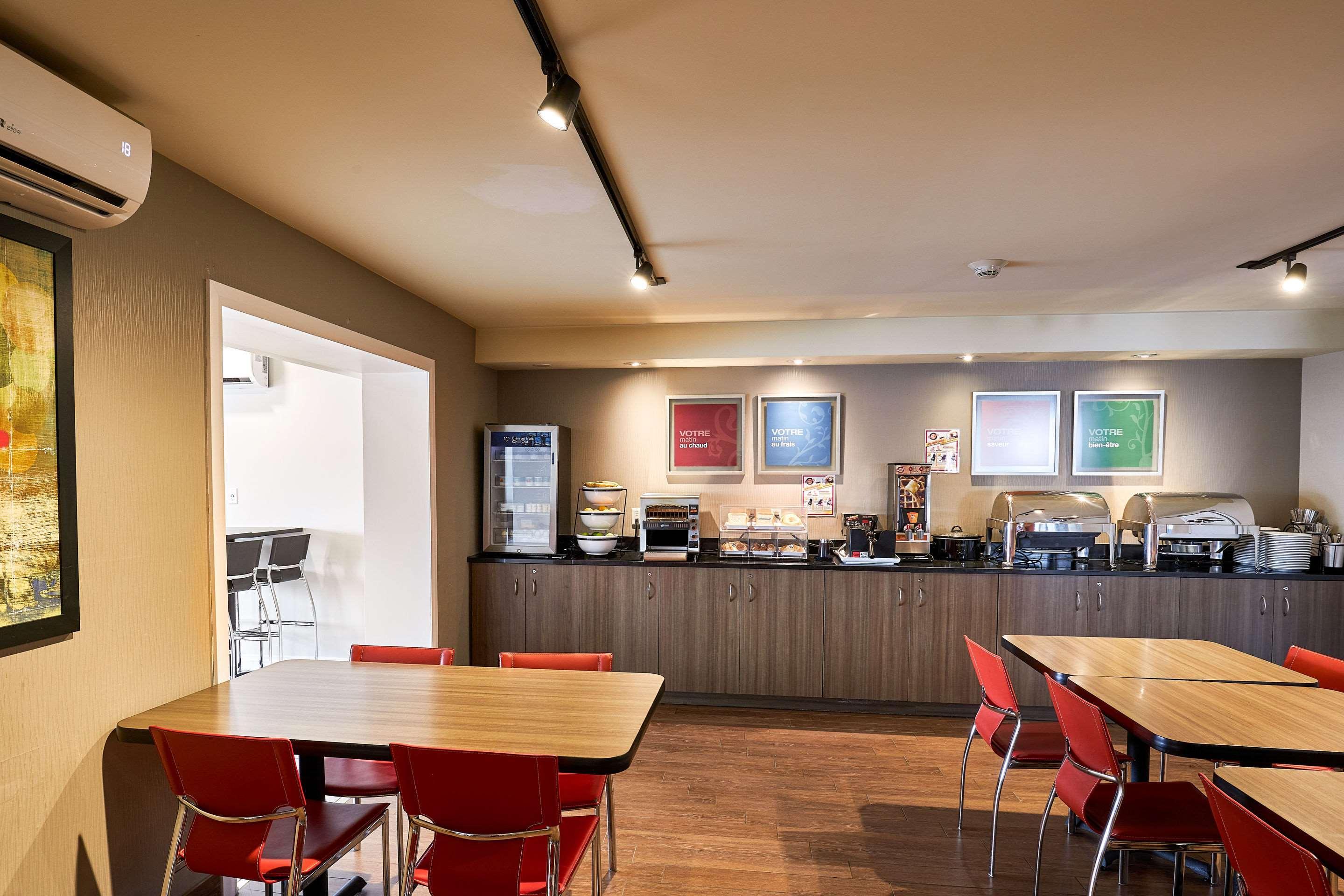 Comfort Inn Rouyn Bagian luar foto