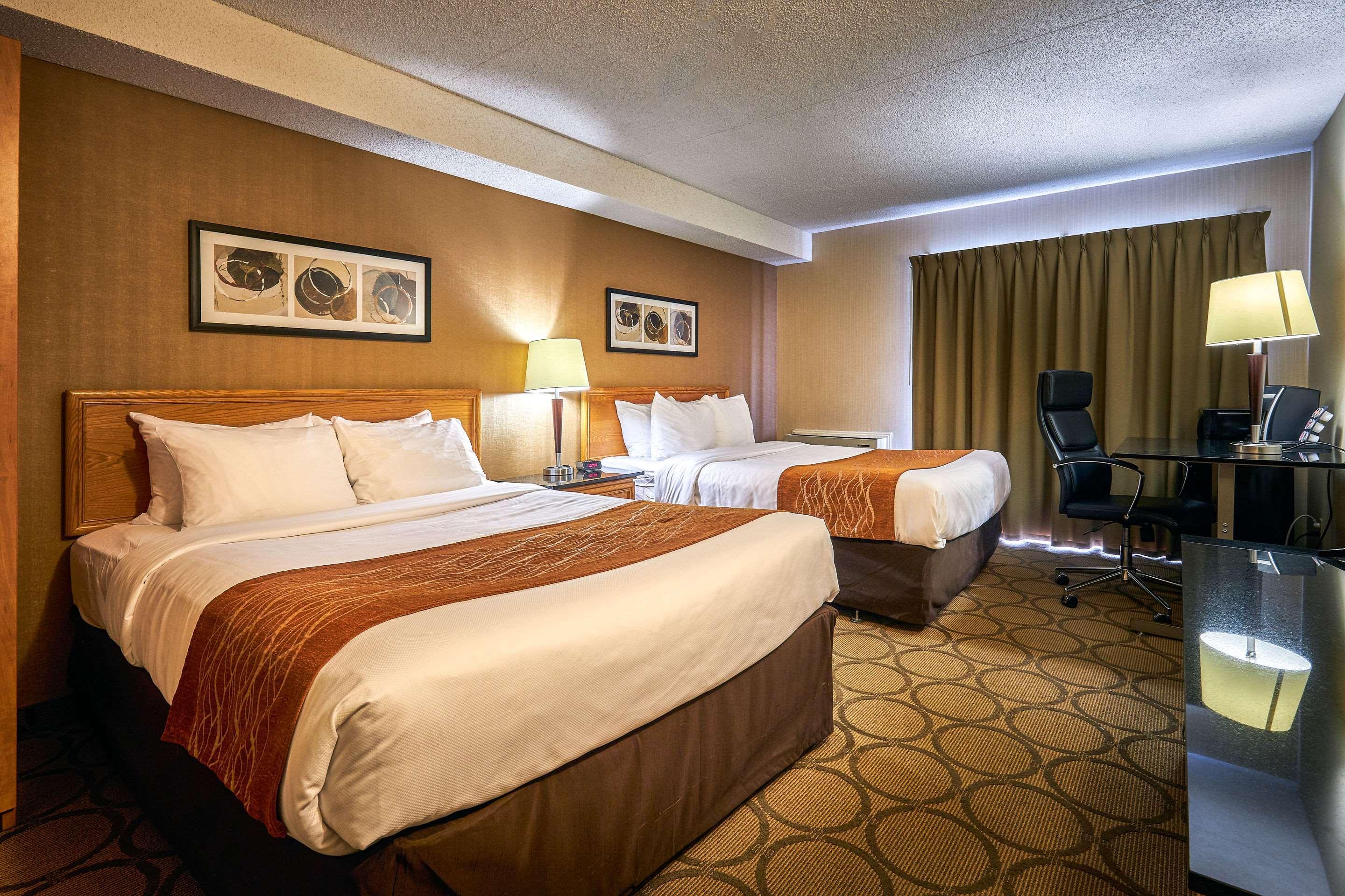 Comfort Inn Rouyn Bagian luar foto