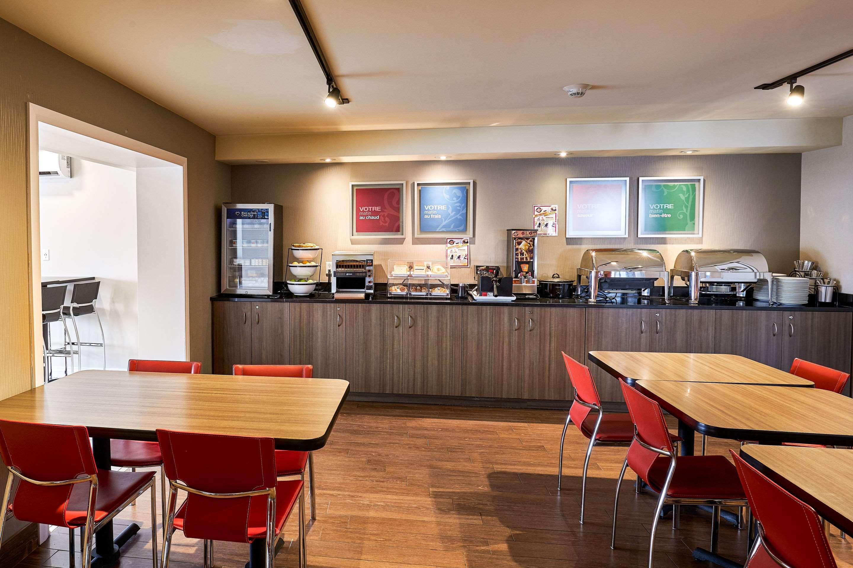 Comfort Inn Rouyn Bagian luar foto