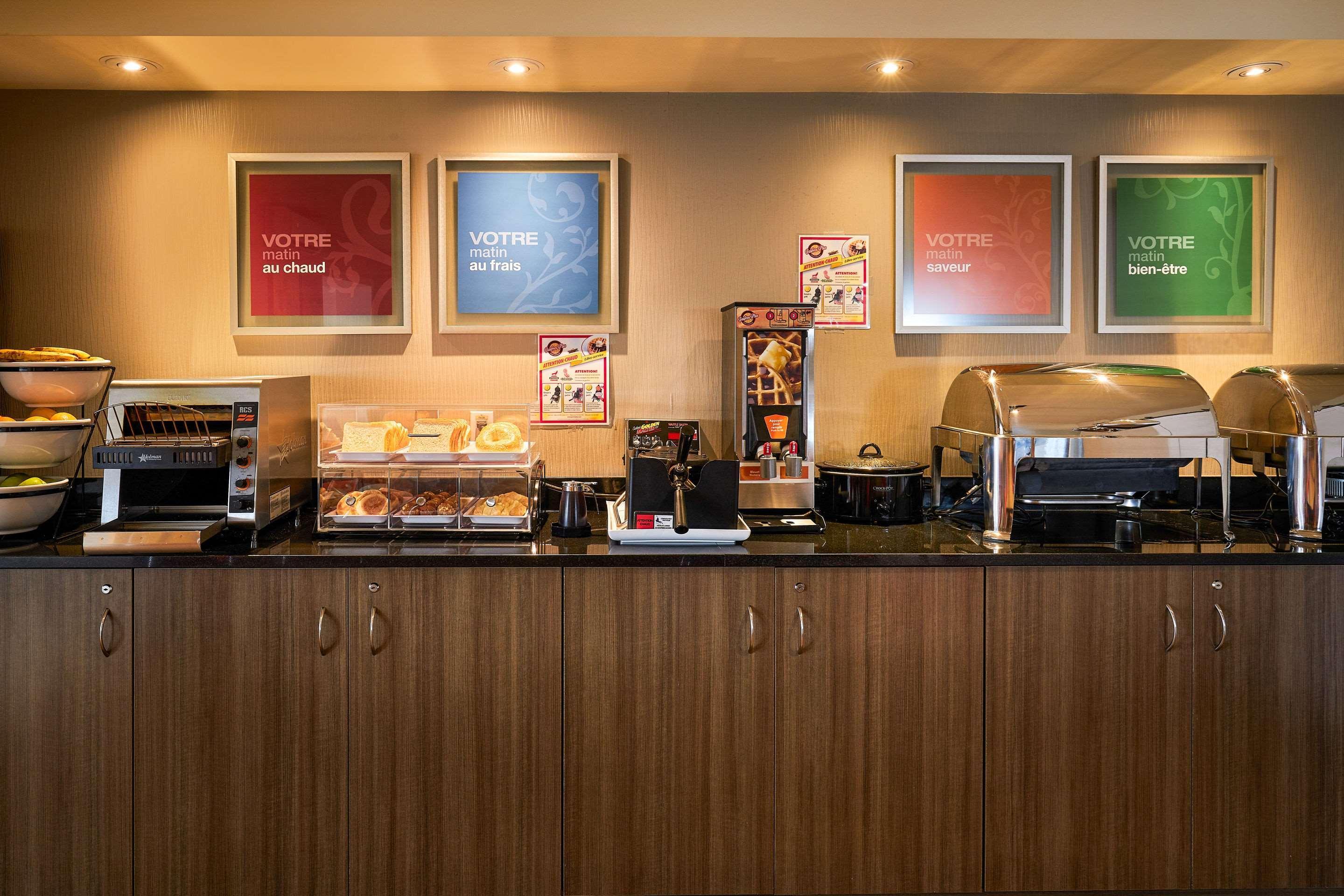 Comfort Inn Rouyn Bagian luar foto