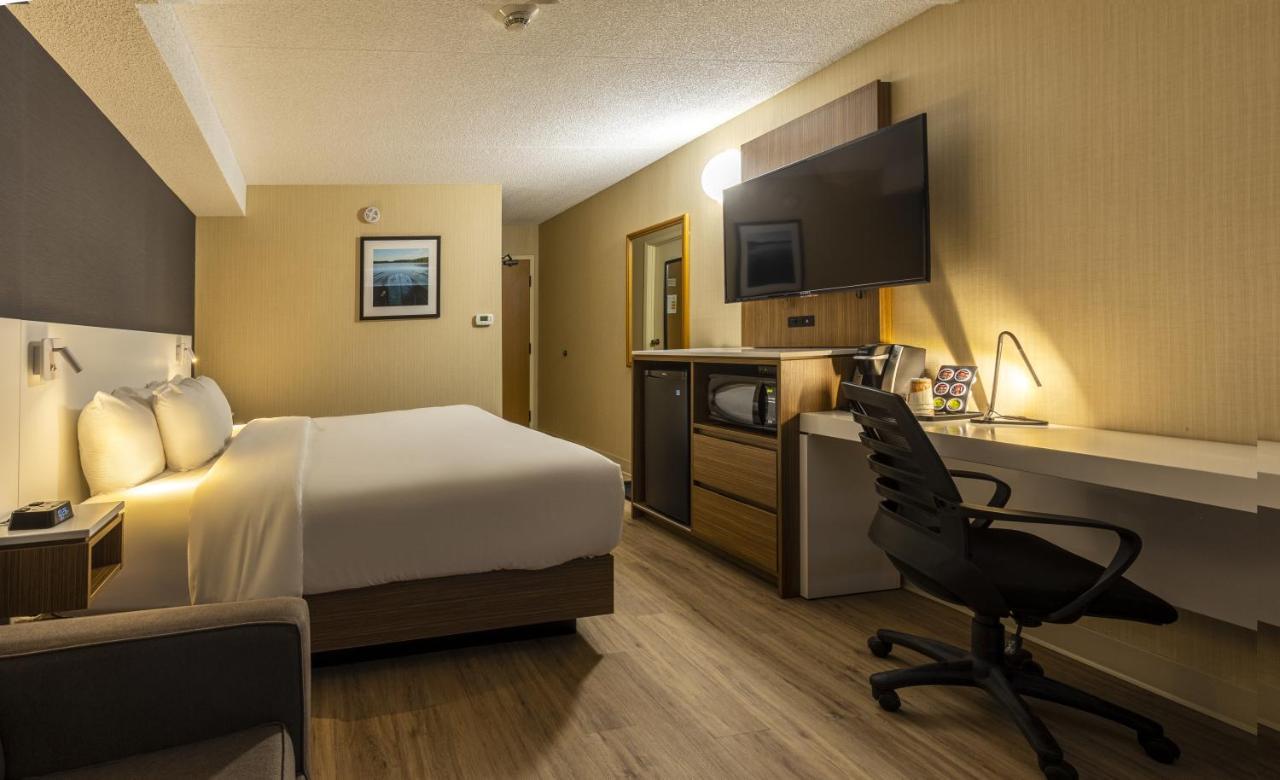 Comfort Inn Rouyn Bagian luar foto