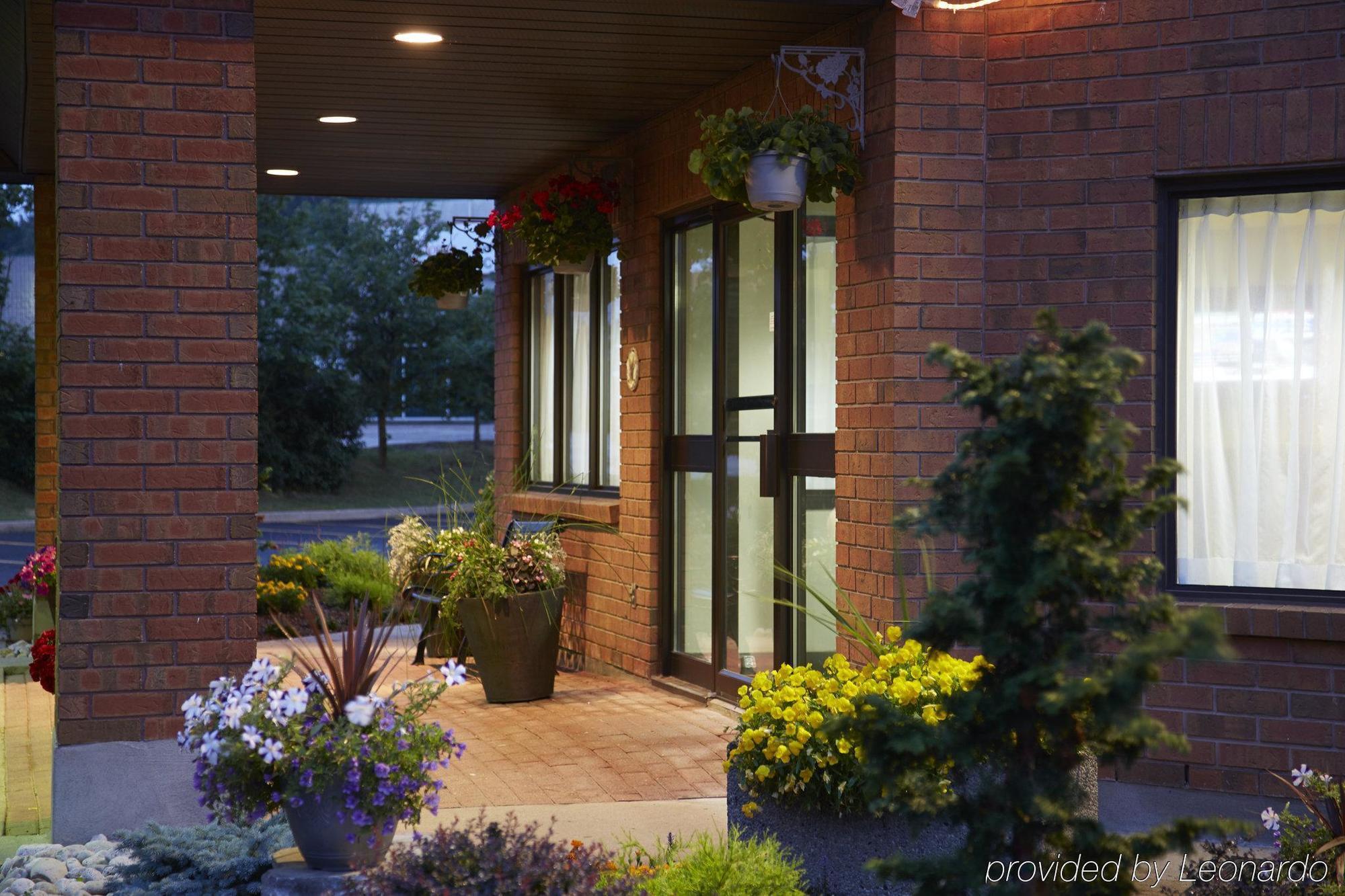 Comfort Inn Rouyn Bagian luar foto